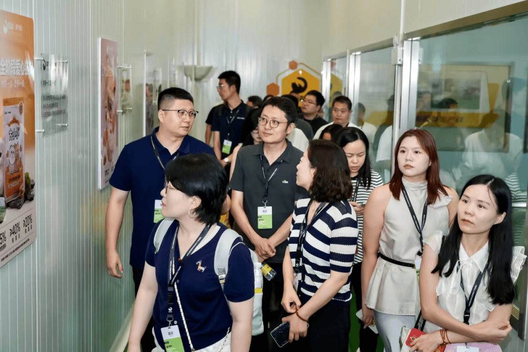 透明金故透明工厂开启宠食“云监工”时代M